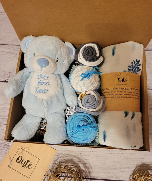 Qute Toy and cupcake baby gift box