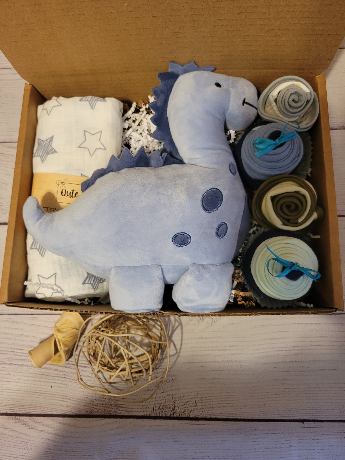 Qute Toy and cupcake baby gift box