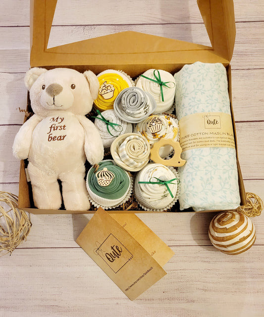 Large Qute Toy and cupcake baby gift box
